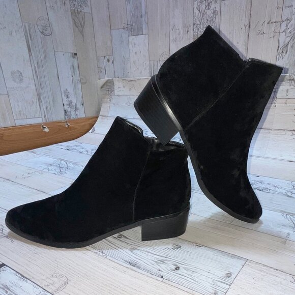 Guilty Soles Taylor Ankle Booties in Black - Picture 4 of 5